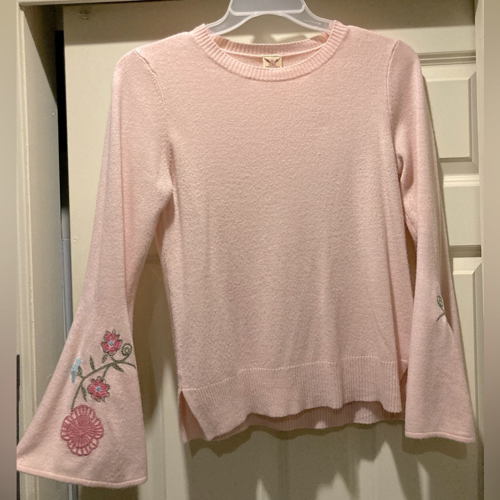 Pink medium sweater with stitched design on flared sleeves